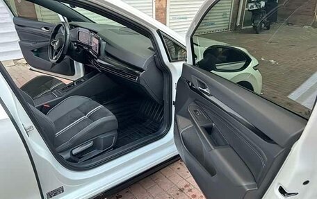 Volkswagen Golf VIII, 2022 год, 1 800 000 рублей, 15 фотография