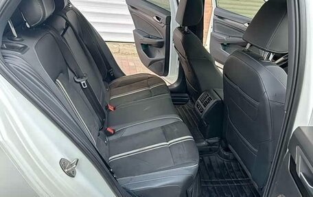 Volkswagen Golf VIII, 2022 год, 1 800 000 рублей, 18 фотография