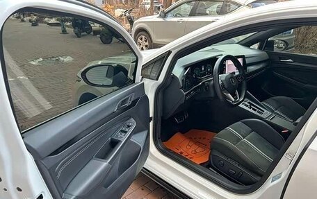 Volkswagen Golf VIII, 2022 год, 1 800 000 рублей, 13 фотография