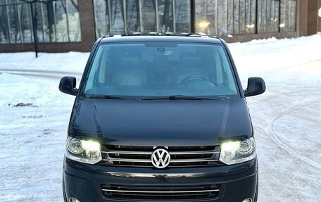 Volkswagen Multivan T5, 2012 год, 2 900 000 рублей, 2 фотография