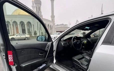 BMW 5 серия, 2005 год, 750 000 рублей, 15 фотография