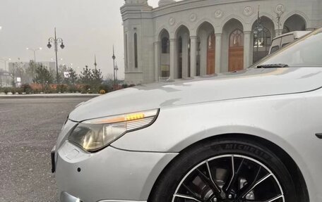 BMW 5 серия, 2005 год, 750 000 рублей, 17 фотография