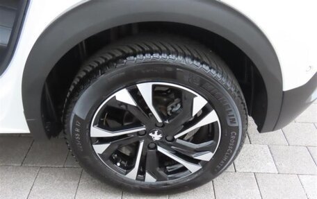 Peugeot 2008 II, 2022 год, 1 910 000 рублей, 8 фотография