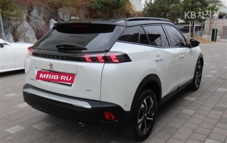 Peugeot 2008 II, 2022 год, 1 910 000 рублей, 4 фотография