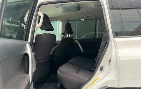 Toyota Land Cruiser Prado 150 рестайлинг 2, 2014 год, 2 690 000 рублей, 10 фотография