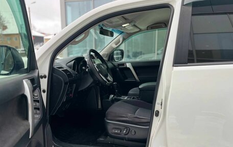 Toyota Land Cruiser Prado 150 рестайлинг 2, 2014 год, 2 690 000 рублей, 14 фотография