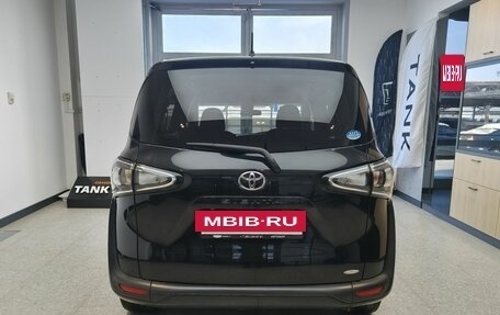 Toyota Sienta II, 2021 год, 1 540 000 рублей, 6 фотография