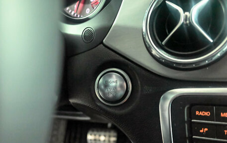 Mercedes-Benz GLA, 2016 год, 1 890 000 рублей, 14 фотография