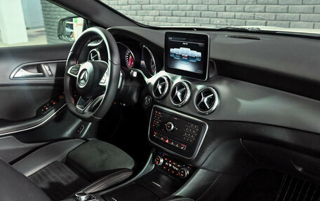 Mercedes-Benz GLA, 2016 год, 1 890 000 рублей, 16 фотография