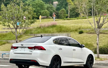 KIA K5 II, 2017 год, 1 048 420 рублей, 13 фотография