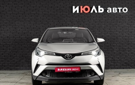 Toyota C-HR I рестайлинг, 2018 год, 2 625 000 рублей, 3 фотография