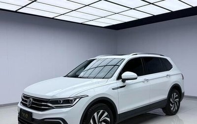 Volkswagen Tiguan II, 2023 год, 2 150 000 рублей, 1 фотография