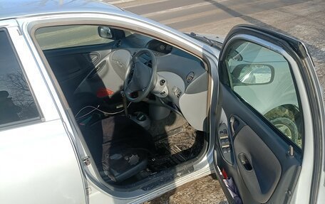 Toyota Platz, 2004 год, 350 000 рублей, 5 фотография