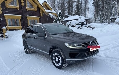 Volkswagen Touareg III, 2016 год, 3 050 000 рублей, 2 фотография