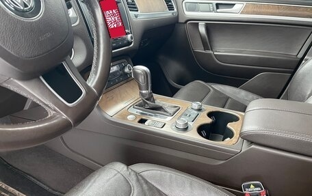 Volkswagen Touareg III, 2016 год, 3 050 000 рублей, 10 фотография