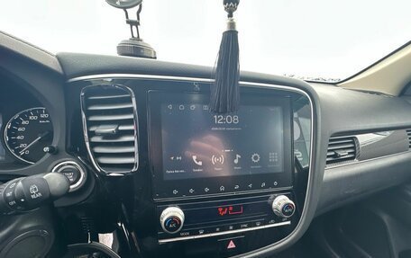 Mitsubishi Outlander III рестайлинг 3, 2021 год, 2 799 000 рублей, 11 фотография