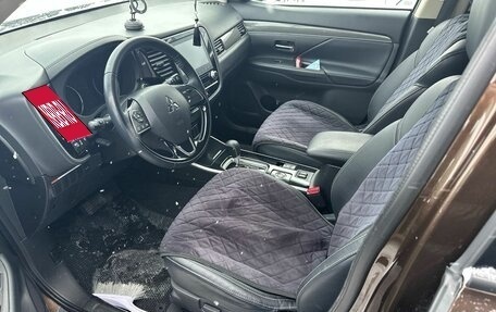 Mitsubishi Outlander III рестайлинг 3, 2021 год, 2 799 000 рублей, 6 фотография