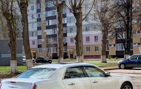 Chrysler 300C II, 2012 год, 1 939 000 рублей, 2 фотография