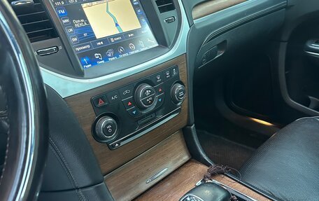 Chrysler 300C II, 2012 год, 1 939 000 рублей, 12 фотография