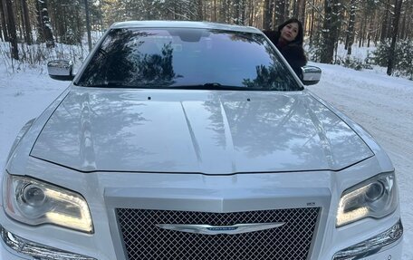 Chrysler 300C II, 2012 год, 1 939 000 рублей, 15 фотография