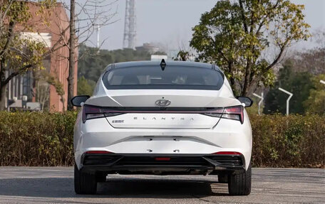 Hyundai Elantra, 2022 год, 1 100 000 рублей, 3 фотография