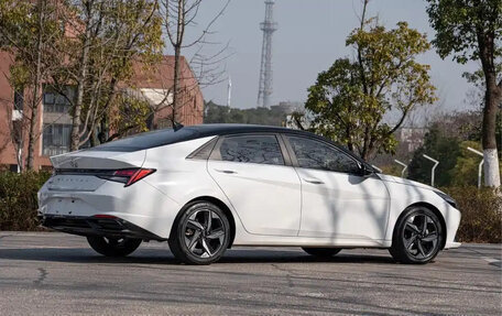 Hyundai Elantra, 2022 год, 1 100 000 рублей, 5 фотография