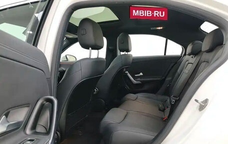 Mercedes-Benz A-Класс, 2023 год, 2 150 000 рублей, 9 фотография