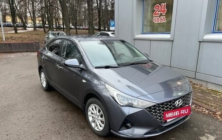 Hyundai Solaris II рестайлинг, 2021 год, 1 590 000 рублей, 4 фотография