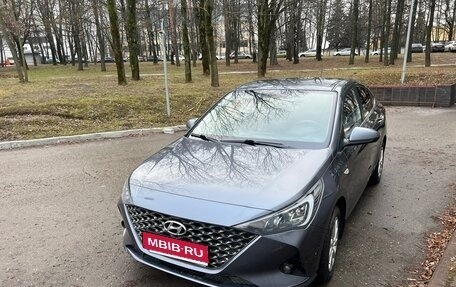 Hyundai Solaris II рестайлинг, 2021 год, 1 590 000 рублей, 1 фотография