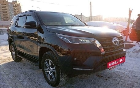 Toyota Fortuner II, 2020 год, 3 500 000 рублей, 3 фотография