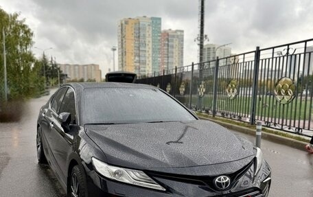 Toyota Camry, 2021 год, 3 600 000 рублей, 1 фотография