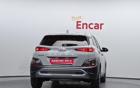 Hyundai Kona I, 2022 год, 1 730 000 рублей, 4 фотография