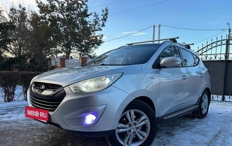 Hyundai Tucson III, 2011 год, 1 050 000 рублей, 2 фотография