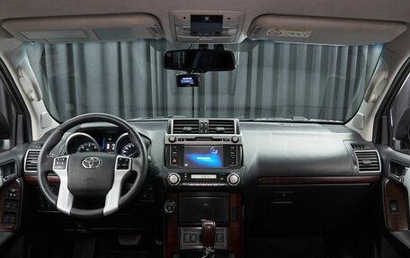 Toyota Land Cruiser Prado 150 рестайлинг 2, 2015 год, 3 700 000 рублей, 7 фотография