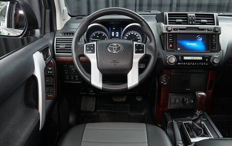 Toyota Land Cruiser Prado 150 рестайлинг 2, 2015 год, 3 700 000 рублей, 8 фотография