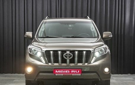 Toyota Land Cruiser Prado 150 рестайлинг 2, 2015 год, 3 700 000 рублей, 2 фотография