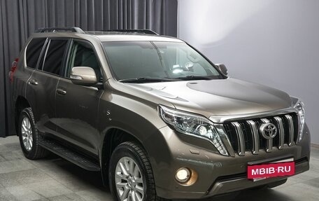 Toyota Land Cruiser Prado 150 рестайлинг 2, 2015 год, 3 700 000 рублей, 3 фотография