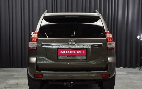 Toyota Land Cruiser Prado 150 рестайлинг 2, 2015 год, 3 700 000 рублей, 5 фотография