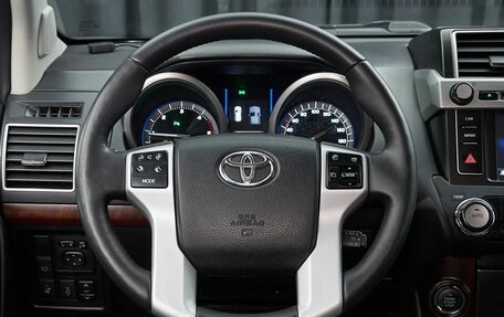 Toyota Land Cruiser Prado 150 рестайлинг 2, 2015 год, 3 700 000 рублей, 16 фотография