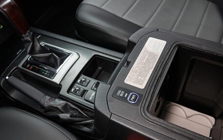 Toyota Land Cruiser Prado 150 рестайлинг 2, 2015 год, 3 700 000 рублей, 20 фотография