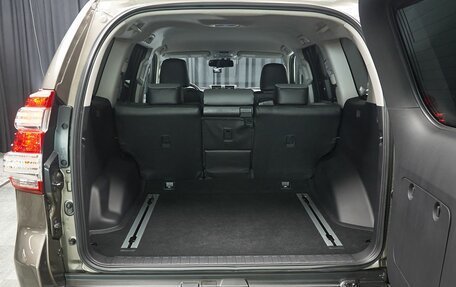 Toyota Land Cruiser Prado 150 рестайлинг 2, 2015 год, 3 700 000 рублей, 25 фотография