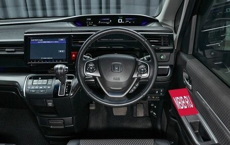 Honda Stepwgn IV, 2016 год, 2 050 000 рублей, 8 фотография