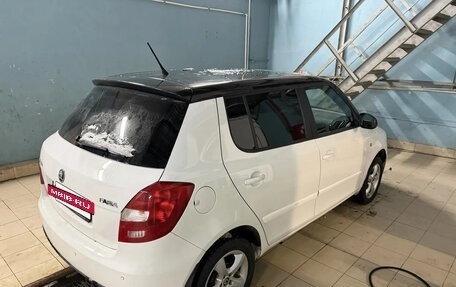 Skoda Fabia II, 2013 год, 890 000 рублей, 2 фотография