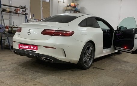 Mercedes-Benz E-Класс, 2017 год, 3 300 000 рублей, 13 фотография