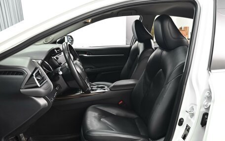 Toyota Camry, 2018 год, 2 489 000 рублей, 10 фотография