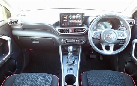 Toyota Raize I, 2022 год, 1 290 000 рублей, 12 фотография