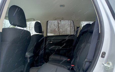 Mitsubishi Outlander III рестайлинг 3, 2021 год, 2 600 000 рублей, 12 фотография