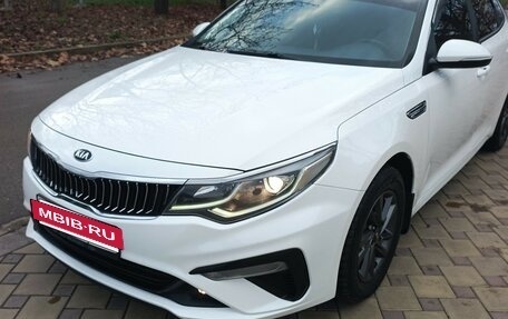 KIA Optima IV, 2019 год, 1 580 000 рублей, 2 фотография