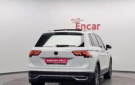 Volkswagen Tiguan II, 2022 год, 3 590 000 рублей, 16 фотография