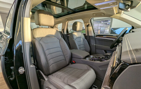 Volkswagen Touareg III, 2025 год, 8 900 000 рублей, 25 фотография